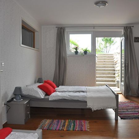 Apartma Romana Spodnji Otok المظهر الخارجي الصورة